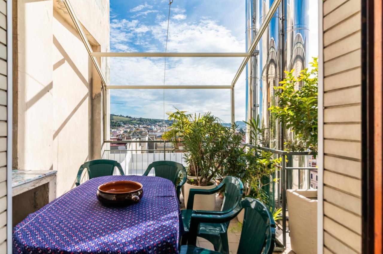 Attico Pisaurum - Central Apartment With Parking! Песаро Екстериор снимка